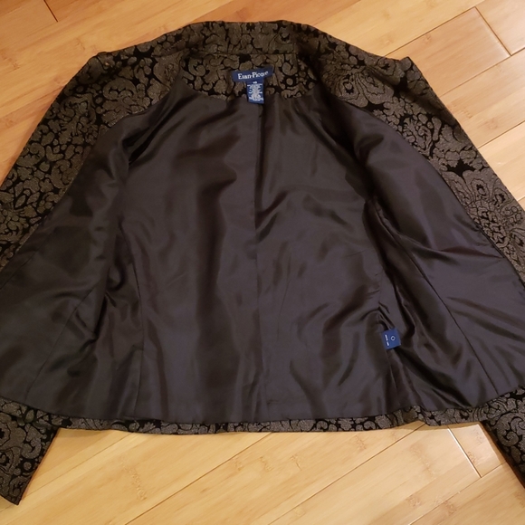 Jacket - Picture 10 of 11